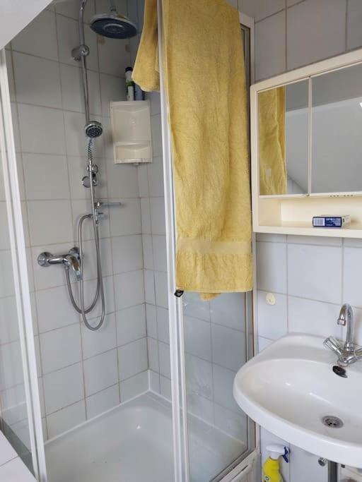Helle Ruhige Zimmer Zu Vermieten Κάσελ Εξωτερικό φωτογραφία